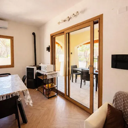 Apartman Lucia House